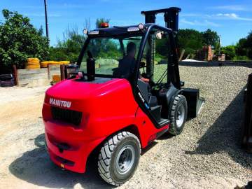 Chariot élévateur semi-industriel 2T5 MANITOU MSI 25