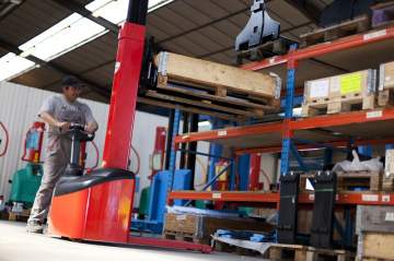 Gerbeur électrique avec mât 1 à 1T4 MANITOU STACKY Gerbeur électrique avec mât 1 à 1T4 MANITOU STACKY