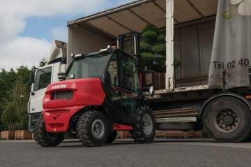 Chariot élévateur tout-terrain compact 1T8 MANITOU MC 18 Chariot élévateur tout-terrain compact 1T8 MANITOU MC 18